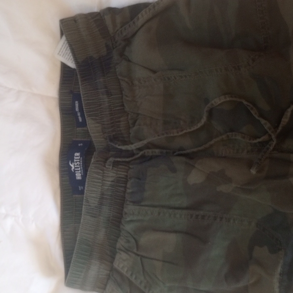 Hollister camo jogger - Picture 2 of 2
